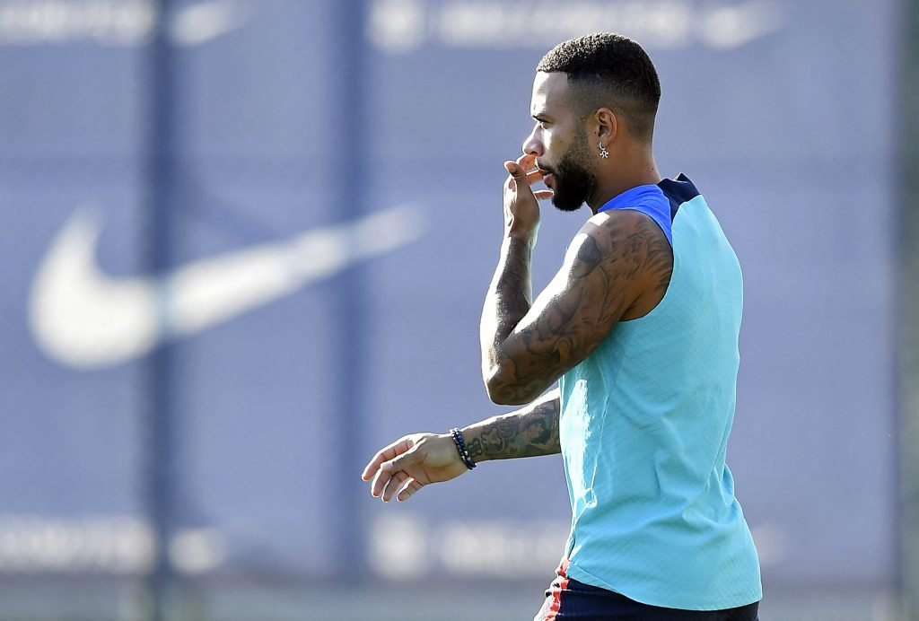 Barcelona do not want to sell Memphis Depay to Atlético Madrid